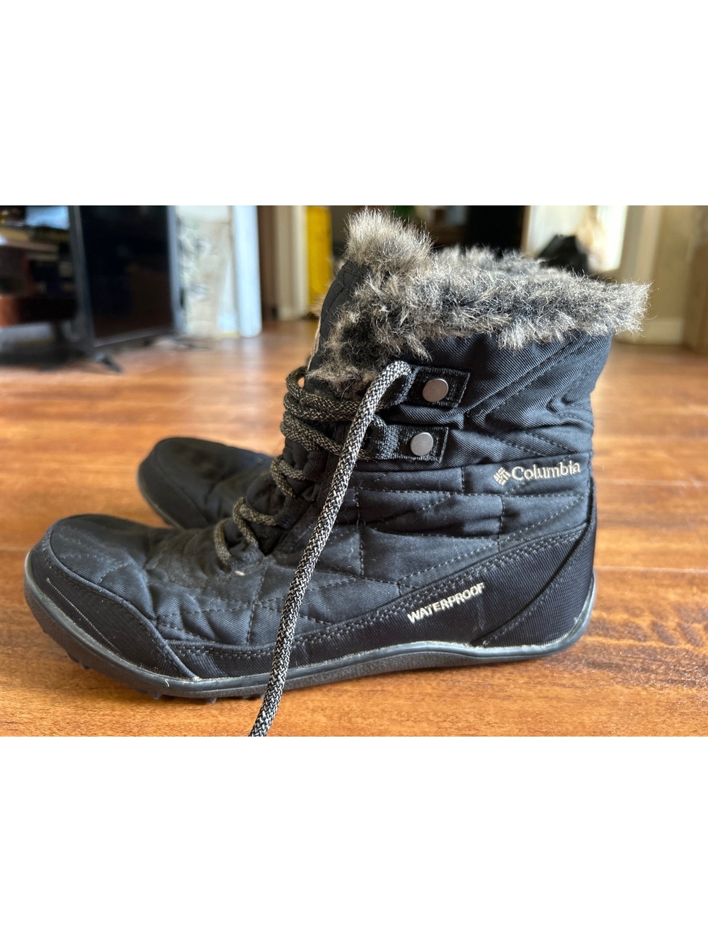 Columbia Women's Waterproof Winter Boots Size 9 US